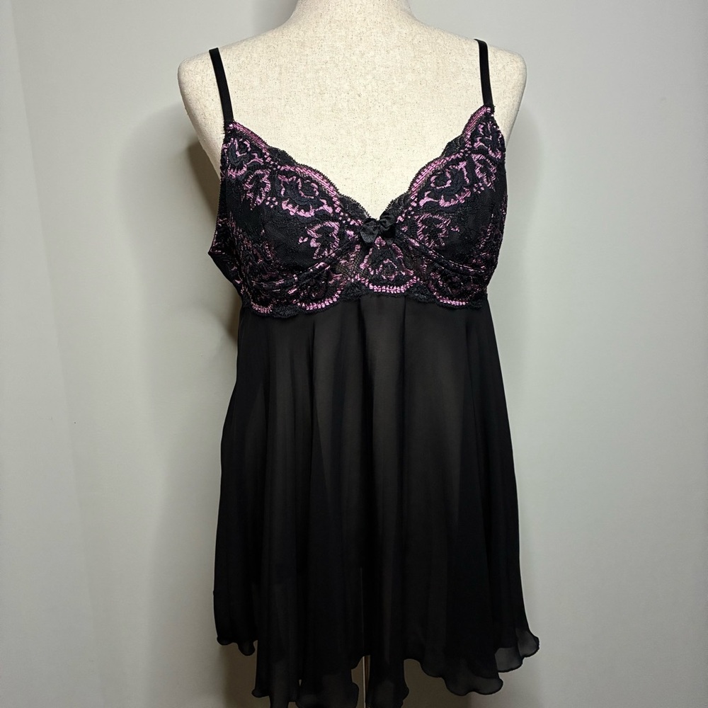 Elegant Black and Pink Cinema Etoile Seductivewear babydoll nightgown.